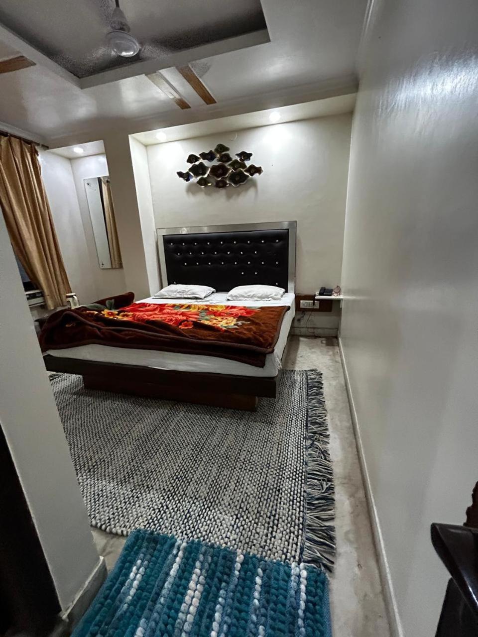 Family Hotel By Pg International New Delhi Exterior photo